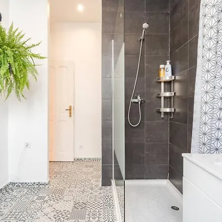 Graca 3br With Terrace By Host For Us Apartment